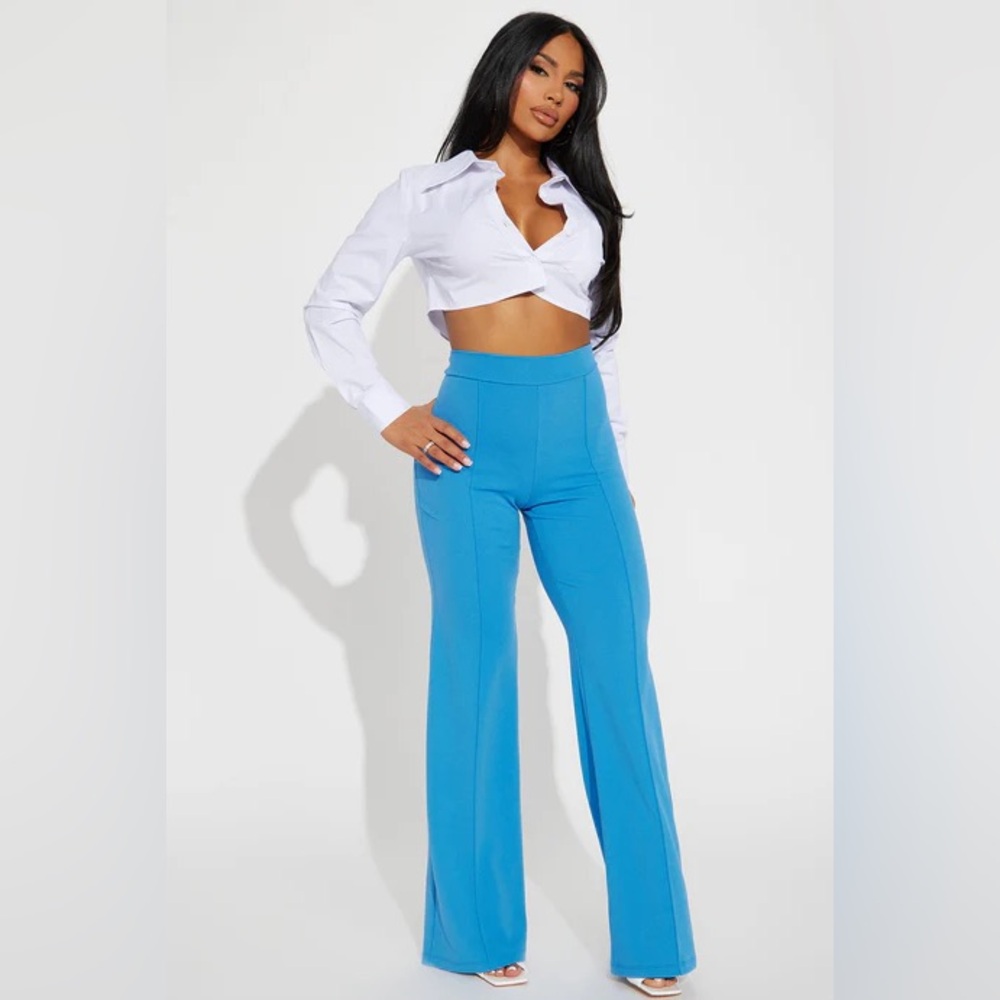 Fashion Nova Victoria High Waisted
Dress Pants - Turquoise